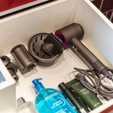 Colourpop: Luxurious Uptown In Riga