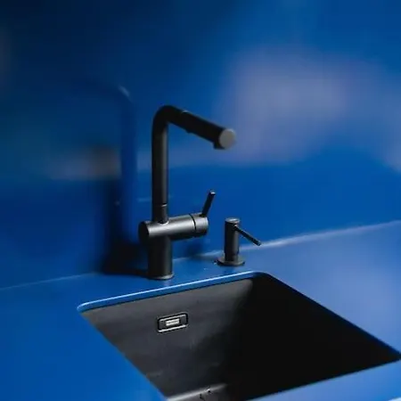 Colourpop: Luxurious Uptown In Lägenhet *