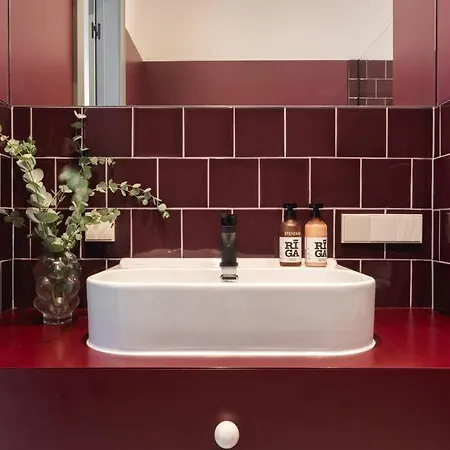 Colourpop: Luxurious Uptown In Lägenhet